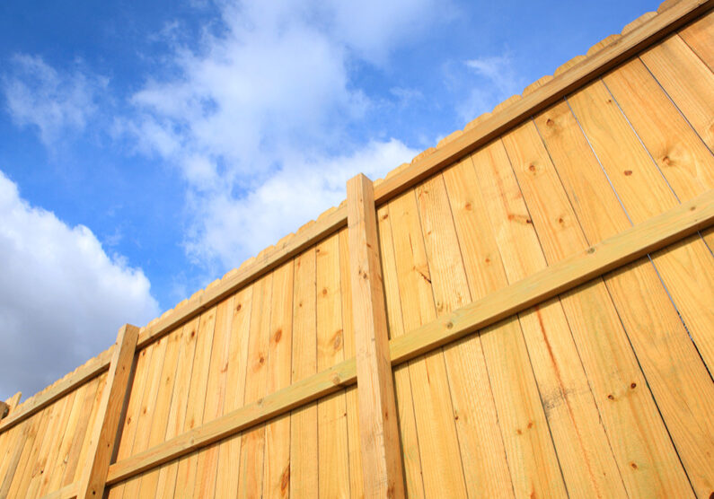 Hoveniersbedrijf gezocht voor hulp bij leegruimen erfafscheiding Harderwijkse Uitdaging